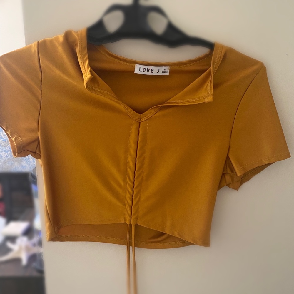 Brand: LOVE J. Size: Medium. Condition: Good.